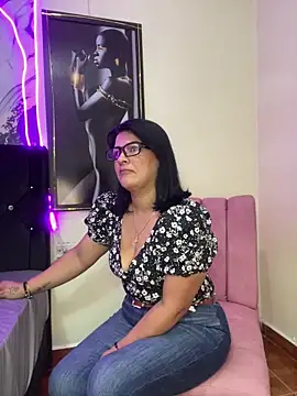 Snapshot of Selin_mehott chatting on June 3, 2026, 11:22 am Selin mehott online show from June 3, 2026, 11:22 am