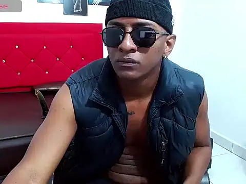 caellt online show from June 9, 2026, 6:42 pm