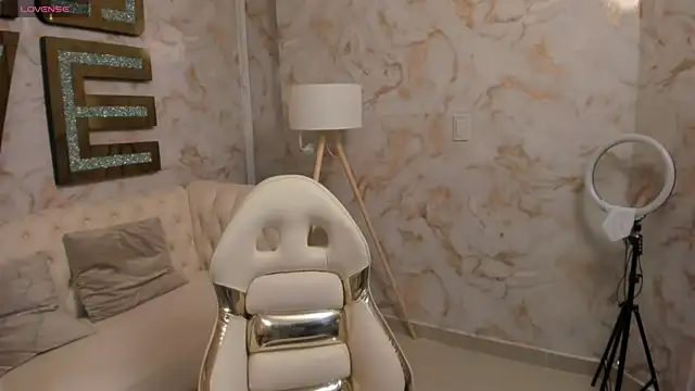 Snapshot of Chloe_dreams4u chatting on July 29, 2026, 7:18 am Chloe dreams4u online show from July 29, 2026, 7:18 am