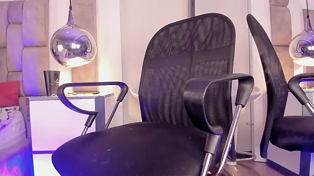 Snapshot of LucasThomson_ chatting on July 20, 2026, 10:50 am LucasThomson online show from July 20, 2026, 10:50 am