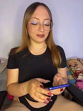 Caamii  online show from June 5, 2026, 6:57 pm