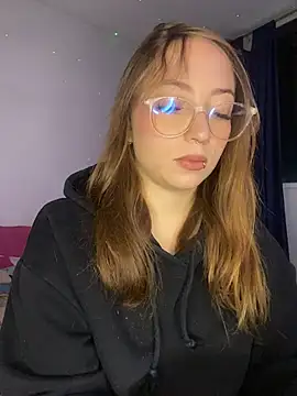 Caamii  online show from June 15, 2026, 1:17 am