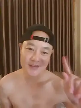 boy zin007 online show from June 5, 2026, 4:06 am