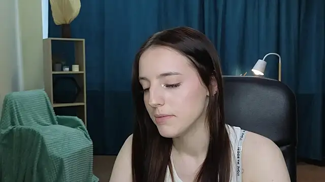 Snapshot of VidaInklebarger chatting on June 4, 2026, 9:47 am VidaInklebarger online show from June 4, 2026, 9:47 am
