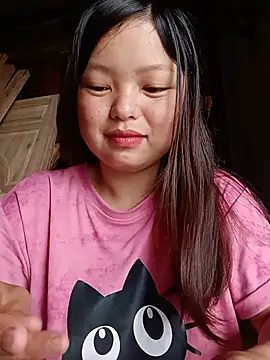 Snapshot of Linna-bae chatting on June 17, 2026, 12:32 am Linna-bae online show from June 17, 2026, 12:32 am