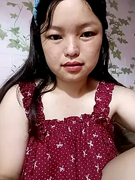 Snapshot of Linna-bae chatting on July 8, 2026, 12:57 am Linna-bae online show from July 8, 2026, 12:57 am