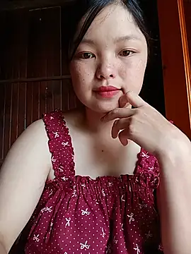 Snapshot of Linna-bae chatting on July 15, 2026, 1:45 am Linna-bae online show from July 15, 2026, 1:45 am
