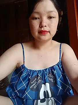 Snapshot of Linna-bae chatting on July 17, 2026, 1:58 am Linna-bae online show from July 17, 2026, 1:58 am