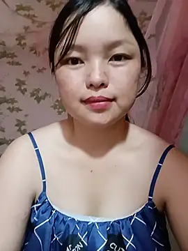 Snapshot of Linna-bae chatting on July 12, 2026, 6:03 am Linna-bae online show from July 12, 2026, 6:03 am