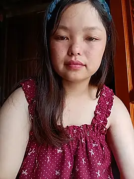 Snapshot of Linna-bae chatting on July 7, 2026, 6:47 am Linna-bae online show from July 7, 2026, 6:47 am