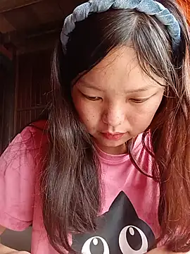 Snapshot of Linna-bae chatting on June 27, 2026, 1:55 am Linna-bae online show from June 27, 2026, 1:55 am