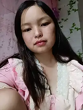 Snapshot of Linna-bae chatting on July 5, 2026, 11:06 am Linna-bae online show from July 5, 2026, 11:06 am