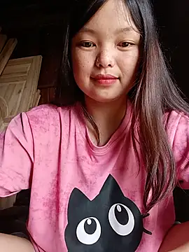 Snapshot of Linna-bae chatting on June 19, 2026, 1:11 am Linna-bae online show from June 19, 2026, 1:11 am