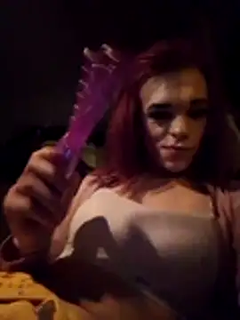 Snapshot of translady19 chatting on June 3, 2026, 10:03 pm translady19 online show from June 3, 2026, 10:03 pm