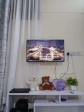 Snapshot of Sweet-Hennessy chatting on June 20, 2026, 3:17 pm Sweet-Hennessy online show from June 20, 2026, 3:17 pm