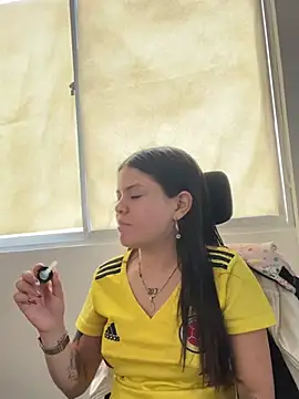 Snapshot of Camila_Duarte_2 chatting on June 17, 2026, 1:21 pm Camila Duarte 2 online show from June 17, 2026, 1:21 pm