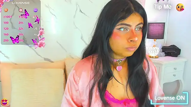 Snapshot of DanniValencia chatting on July 22, 2026, 1:46 pm DanniValencia online show from July 22, 2026, 1:46 pm