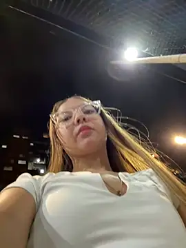 Snapshot of Sexy_emily_outdoors_ chatting on June 11, 2026, 12:43 am Sexy emily outdoors online show from June 11, 2026, 12:43 am