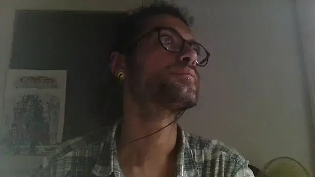 Snapshot of SamDr1nk0fficial chatting on July 6, 2026, 9:39 pm SamDr1nk0fficial online show from July 6, 2026, 9:39 pm
