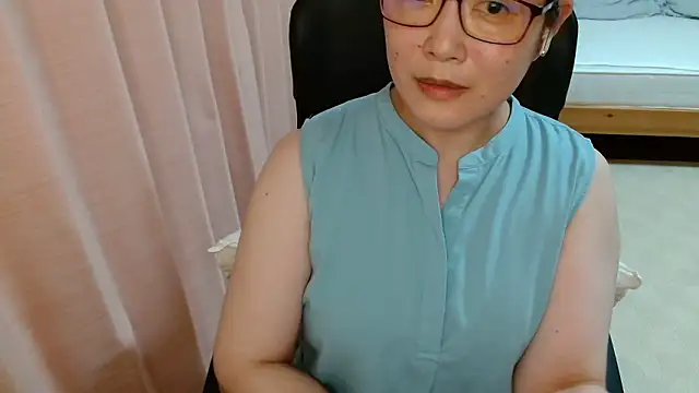 LENA-xo online show from July 17, 2026, 3:31 pm