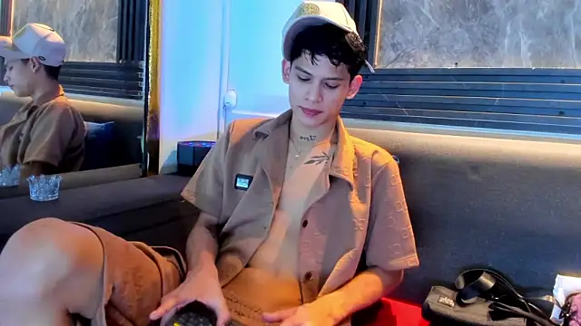 Brianhot0F online show from June 15, 2026, 11:10 am