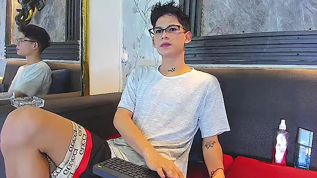 Brianhot0F online show from July 5, 2026, 7:54 pm
