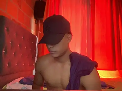 Snapshot of david-sala chatting on June 4, 2026, 6:34 pm david-sala online show from June 4, 2026, 6:34 pm