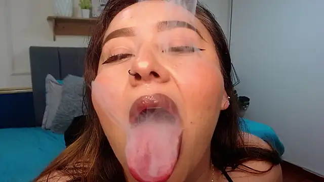 Snapshot of Khalia_ chatting on June 26, 2026, 6:58 pm Khalia online show from June 26, 2026, 6:58 pm