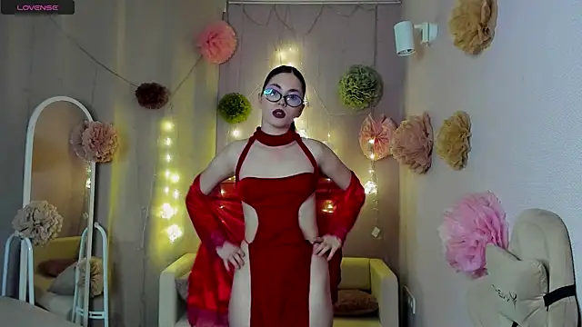 Snapshot of Velvet__Kiss chatting on June 20, 2026, 8:36 pm Velvet Kiss online show from June 20, 2026, 8:36 pm