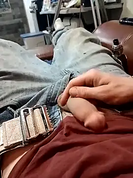 Snapshot of Mstrdstrctn7 chatting on February 26, 2026, 5:18 am Mstrdstrctn7 online show from February 26, 2026, 5:18 am