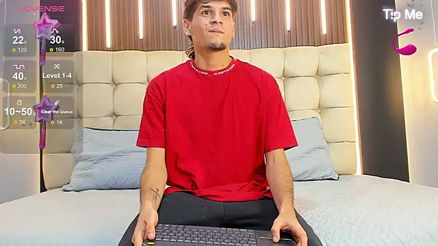 Snapshot of Zack23__ chatting on July 2, 2026, 3:18 am Zack23 online show from July 2, 2026, 3:18 am