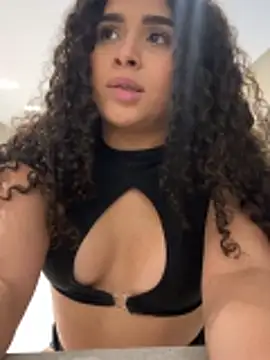 Snapshot of Antonella_Whitmore chatting on June 10, 2026, 11:28 pm Antonella Whitmore online show from June 10, 2026, 11:28 pm
