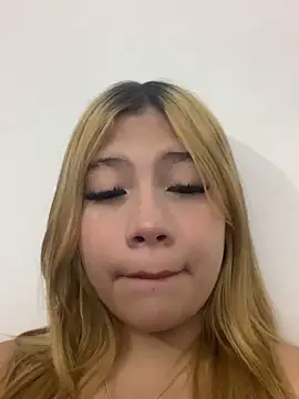 Snapshot of zury_cute1 chatting on June 11, 2026, 3:47 am zury cute1 online show from June 11, 2026, 3:47 am