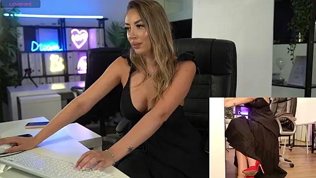BabesGoWild online show from June 18, 2026, 4:55 am