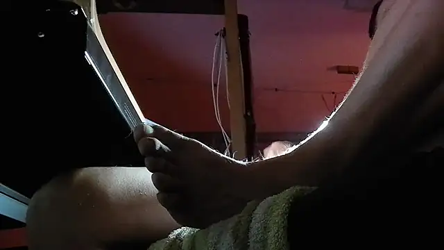 Snapshot of luukikuuki chatting on June 20, 2026, 11:32 pm luukikuuki online show from June 20, 2026, 11:32 pm
