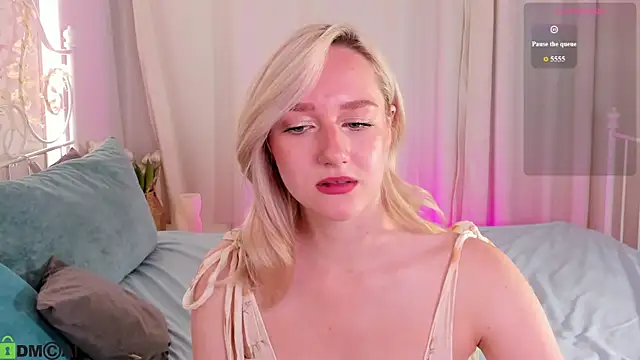 Snapshot of Chloe-Deccer chatting on August 4, 2026, 1:32 am Chloe-Deccer online show from August 4, 2026, 1:32 am