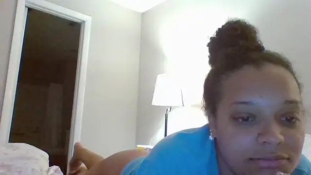 Snapshot of Cinnamon-kisses chatting on June 23, 2026, 9:24 pm Cinnamon-kisses online show from June 23, 2026, 9:24 pm