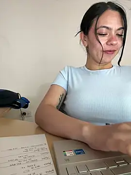 Snapshot of vanellopeFoxx chatting on July 17, 2026, 5:21 pm vanellopeFoxx online show from July 17, 2026, 5:21 pm