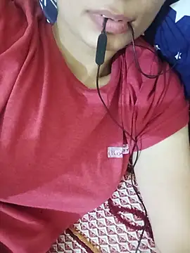 Shaina01 online show from June 17, 2026, 6:07 pm