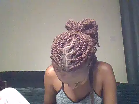 Snapshot of Lill_Miss chatting on July 7, 2026, 10:02 pm Lill Miss online show from July 7, 2026, 10:02 pm
