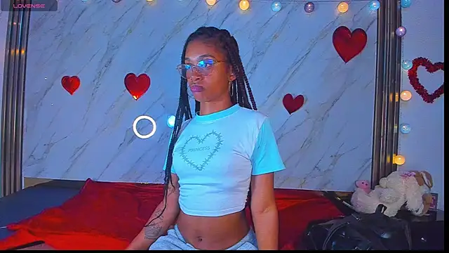 Snapshot of Noami_ chatting on June 24, 2026, 2:15 pm Noami online show from June 24, 2026, 2:15 pm