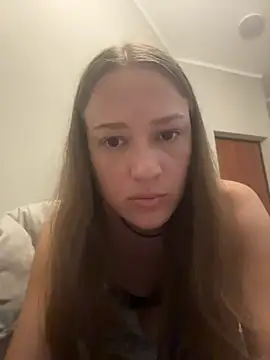 Snapshot of BellaXRoses chatting on June 11, 2026, 8:44 am BellaXRoses online show from June 11, 2026, 8:44 am