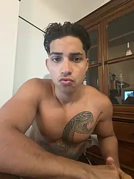 Snapshot of David_Tresh5 chatting on July 25, 2026, 6:36 pm David Tresh5 online show from July 25, 2026, 6:36 pm