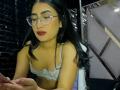 Snapshot of HannaLiss17 chatting on July 10, 2026, 3:39 am HannaLiss17 online show from July 10, 2026, 3:39 am
