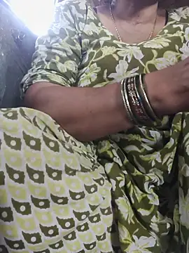 Snapshot of Your_Bhabhi69 chatting on June 11, 2026, 3:36 am Your Bhabhi69 online show from June 11, 2026, 3:36 am