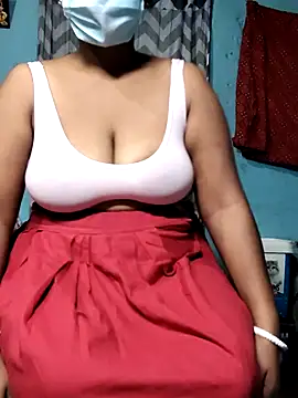 Snapshot of Mis-maya chatting on June 19, 2026, 4:35 pm Mis-maya online show from June 19, 2026, 4:35 pm
