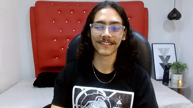 Snapshot of bigcock_robert chatting on June 27, 2026, 5:52 pm bigcock robert online show from June 27, 2026, 5:52 pm