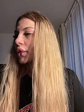 DariaSellen online show from June 13, 2026, 6:17 pm