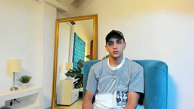 Snapshot of luca_gael chatting on June 7, 2026, 1:38 pm luca gael online show from June 7, 2026, 1:38 pm
