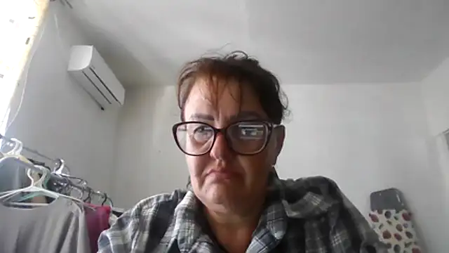 Snapshot of ErikaXShine chatting on July 25, 2026, 12:22 pm ErikaXShine online show from July 25, 2026, 12:22 pm